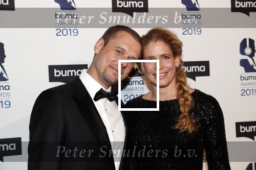 Hilversum 11 maart 2019
Uitreiking BUMA prijzen in studio 21. Armin v Buuren met zijn vrouw en compagnons
