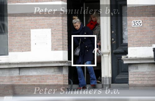 Amsterdam 1 maart 2019
Bridget Maasland verlaat haar nieuwe huis en gaat met een vriendin fietsend weg.