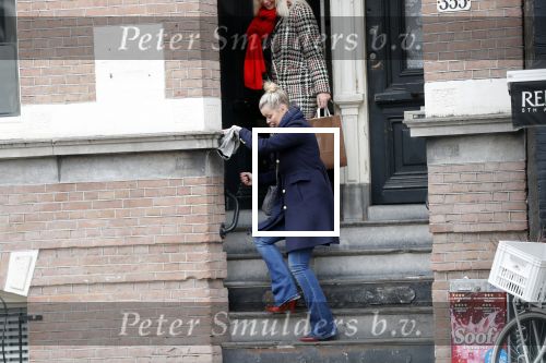 Amsterdam 1 maart 2019
Bridget Maasland verlaat haar nieuwe huis en gaat met een vriendin fietsend weg.