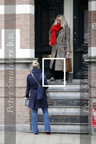 Amsterdam 1 maart 2019
Bridget Maasland verlaat haar nieuwe huis en gaat met een vriendin fietsend weg.