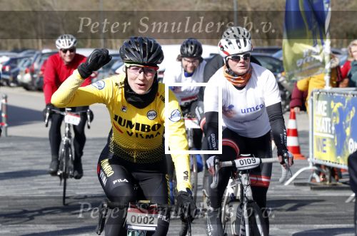 Heerenveen 17 maart 2019
De hollandse 100 voor de stichting lymphe&Co in Thialf.
Aanwezig oa Prins Bernhard jr Prinses Annette Prins Pieter Christiaan Mr Pieter v Vollenhoven Prinses Margriet Rosanna Kluivert Monique des Bouvrie en Tim Douwsma. Carlijn Achtereekte
