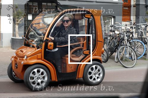 Amsterdam 28 februari 2019
Connie Witteman met een vriendin in haar Biro karretje ( Connieâ€™s creative car concept)