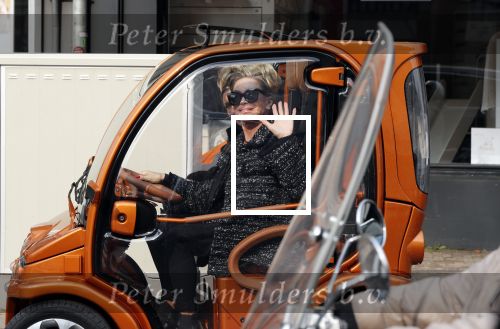 Amsterdam 28 februari 2019
Connie Witteman met een vriendin in haar Biro karretje ( Connieâ€™s creative car concept)