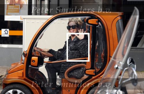 Amsterdam 28 februari 2019
Connie Witteman met een vriendin in haar Biro karretje ( Connieâ€™s creative car concept)