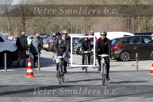 Heerenveen 17 maart 2019
De hollandse 100 voor de stichting lymphe&Co in Thialf.
Aanwezig oa Prins Bernhard jr Prinses Annette Prins Pieter Christiaan Mr Pieter v Vollenhoven Prinses Margriet Rosanna Kluivert Monique des Bouvrie en Tim Douwsma. Danny Menken