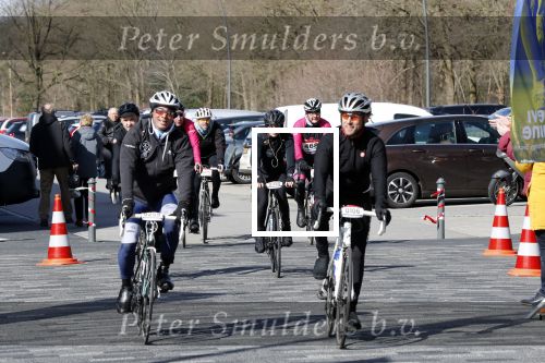 Heerenveen 17 maart 2019
De hollandse 100 voor de stichting lymphe&Co in Thialf.
Aanwezig oa Prins Bernhard jr Prinses Annette Prins Pieter Christiaan Mr Pieter v Vollenhoven Prinses Margriet Rosanna Kluivert Monique des Bouvrie en Tim Douwsma. Danny Menken