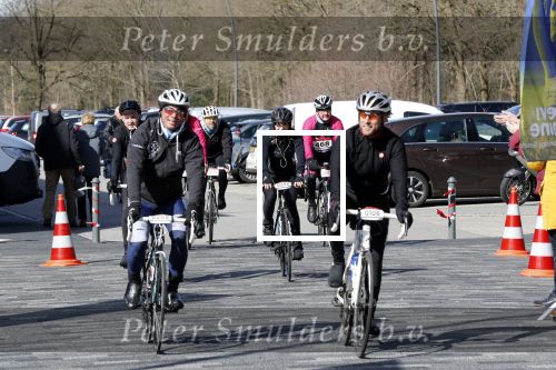 Heerenveen 17 maart 2019
De hollandse 100 voor de stichting lymphe&Co in Thialf.
Aanwezig oa Prins Bernhard jr Prinses Annette Prins Pieter Christiaan Mr Pieter v Vollenhoven Prinses Margriet Rosanna Kluivert Monique des Bouvrie en Tim Douwsma. Danny Menken