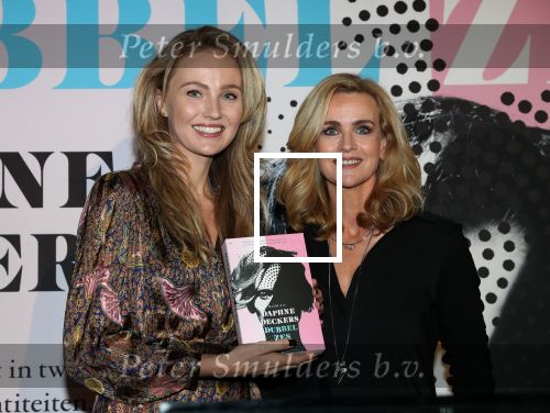 Amsterdam, 21 Februari 2019
Uitreiking boek Daphne Deckers, Dubbel Zes
Daphne Deckers met Kelly Weekers