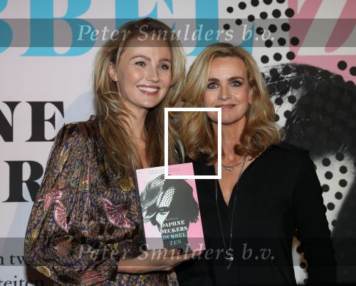 Amsterdam, 21 Februari 2019
Uitreiking boek Daphne Deckers, Dubbel Zes
Daphne Deckers met Kelly Weekers