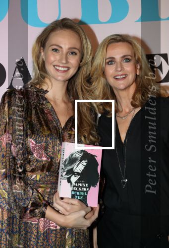 Amsterdam, 21 Februari 2019
Uitreiking boek Daphne Deckers, Dubbel Zes
Daphne Deckers met Kelly Weekers