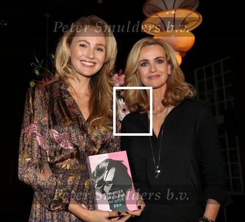Amsterdam, 21 Februari 2019
Uitreiking boek Daphne Deckers, Dubbel Zes
Daphne Deckers met Kelly Weekers