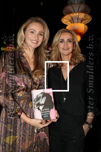 Amsterdam, 21 Februari 2019
Uitreiking boek Daphne Deckers, Dubbel Zes
Daphne Deckers met Kelly Weekers