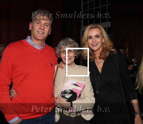Amsterdam, 21 Februari 2019
Uitreiking boek Daphne Deckers, Dubbel Zes
Daphne Deckers met broer Clark Deckers en Miep Deckers