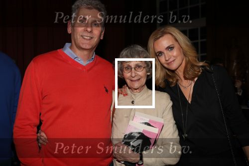 Amsterdam, 21 Februari 2019
Uitreiking boek Daphne Deckers, Dubbel Zes
Daphne Deckers met broer Clark Deckers en Miep Deckers