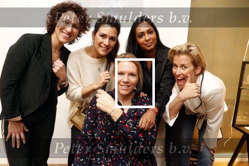 Amsterdam 4 februari 2019
Presentatie armbandje câ€™est Moi  (Art) voor de Esther Vergeer foundation.
Aanwezig zijn Esther Vergeer Quinty Trustfull Anouk Smulders Evelien de Bruijn en Mark Teurlings.
