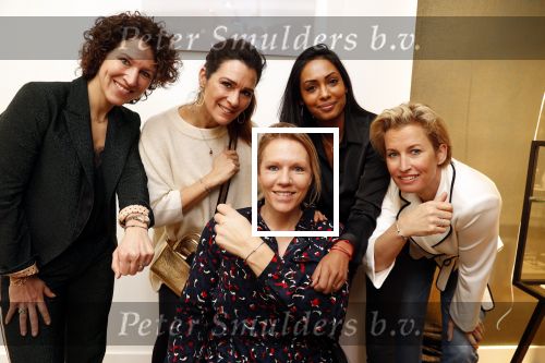 Amsterdam 4 februari 2019
Presentatie armbandje câ€™est Moi  (Art) voor de Esther Vergeer foundation.
Aanwezig zijn Esther Vergeer Quinty Trustfull Anouk Smulders Evelien de Bruijn en Mark Teurlings.