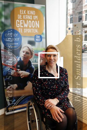 Amsterdam 4 februari 2019
Presentatie armbandje câ€™est Moi  (Art) voor de Esther Vergeer foundation.
Aanwezig zijn Esther Vergeer Quinty Trustfull Anouk Smulders Evelien de Bruijn en Mark Teurlings.