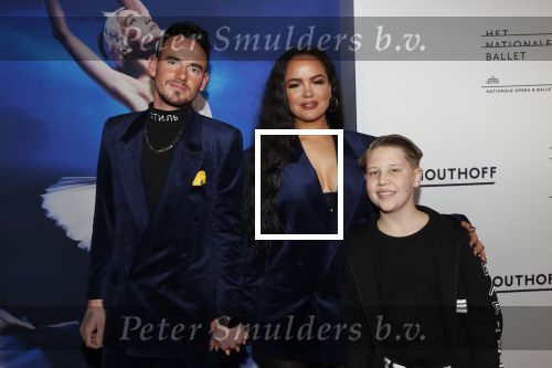 Amsterdam 14 maart 2019
Premiere het nationale ballet in de stopera. Eva Simons kwam met haar nieuwe vriend en â€¦