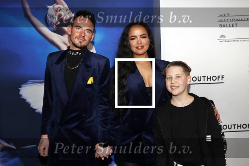 Amsterdam 14 maart 2019
Premiere het nationale ballet in de stopera. Eva Simons kwam met haar nieuwe vriend en â€¦