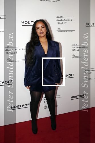 Amsterdam 14 maart 2019
Premiere het nationale ballet in de stopera. Eva Simons kwam met haar nieuwe vriend en â€¦