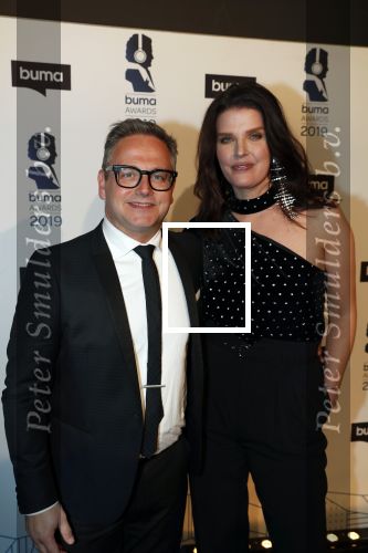 Hilversum 11 maart 2019
Uitreiking BUMA prijzen in studio 21. Guus Meeuwis met zijn vriendin Manon Meijers