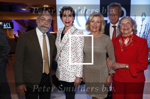 Amsterdam 3 maart 2019
Modeshow Paul Schulten in het Okura. Oscar Hammerstein Tonnie Tunissen Hank Heijn en Jan kamminga met zijn vrouw