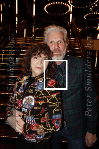 Zaandag 4 februari 2019
PremiÃ¨re Laten we eerlijk zijn in het zaantheater. Henriette Tol met man