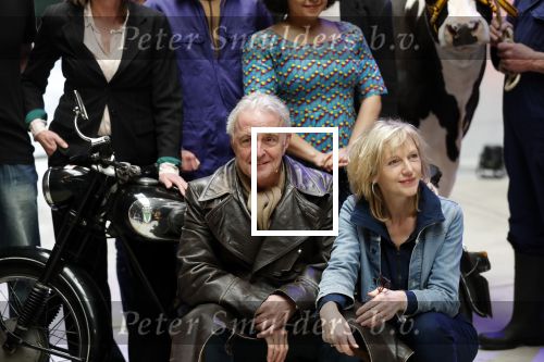 Enschede 26 februari 2019
Presentatie cast van Hanna van Hendrik met oa Huub Stapel en Johanna ter Steege. Presentatie is op vliegveld Twente.