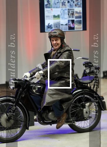 Enschede 26 februari 2019
Presentatie cast van Hanna van Hendrik met oa Huub Stapel en Johanna ter Steege. Presentatie is op vliegveld Twente.