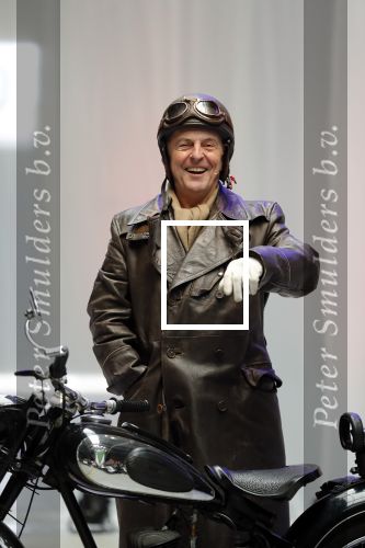 Enschede 26 februari 2019
Presentatie cast van Hanna van Hendrik met oa Huub Stapel en Johanna ter Steege. Presentatie is op vliegveld Twente.