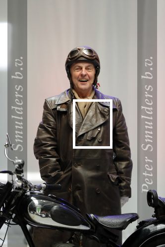 Enschede 26 februari 2019
Presentatie cast van Hanna van Hendrik met oa Huub Stapel en Johanna ter Steege. Presentatie is op vliegveld Twente.