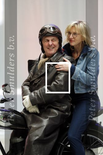 Enschede 26 februari 2019
Presentatie cast van Hanna van Hendrik met oa Huub Stapel en Johanna ter Steege. Presentatie is op vliegveld Twente.