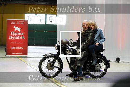 Enschede 26 februari 2019
Presentatie cast van Hanna van Hendrik met oa Huub Stapel en Johanna ter Steege. Presentatie is op vliegveld Twente.