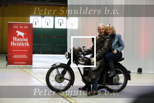 Enschede 26 februari 2019
Presentatie cast van Hanna van Hendrik met oa Huub Stapel en Johanna ter Steege. Presentatie is op vliegveld Twente.