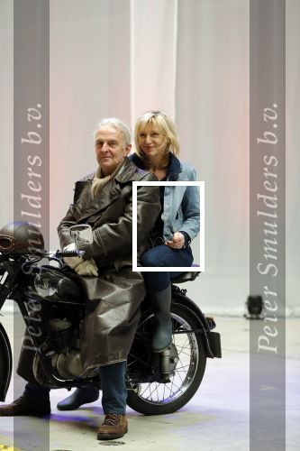 Enschede 26 februari 2019
Presentatie cast van Hanna van Hendrik met oa Huub Stapel en Johanna ter Steege. Presentatie is op vliegveld Twente.