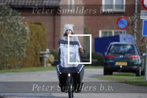 Vreeland 8 februari 2019
Inge Schrama op de bakfiets bij haar nieuwe huis in Vreeland.