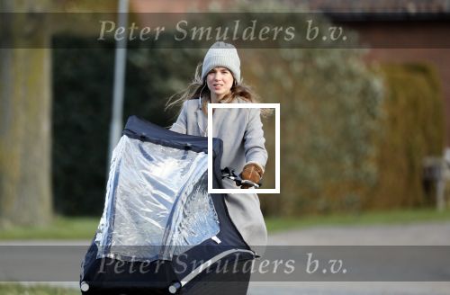 Vreeland 8 februari 2019
Inge Schrama op de bakfiets bij haar nieuwe huis in Vreeland.