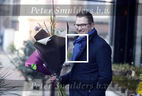 Amsterdam 14 februari 2019
JaÃ¯r Ferwerda haalt bloemen voor zijn vrouw en schoonmoeder bij bloemist Arjan.