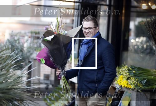 Amsterdam 14 februari 2019
JaÃ¯r Ferwerda haalt bloemen voor zijn vrouw en schoonmoeder bij bloemist Arjan.