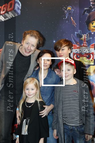 Utrecht 3 februari 2019
Premiere Lego film in de bioscoop bij de jaarbeurs. Jan Rot met vrouw en kinderen