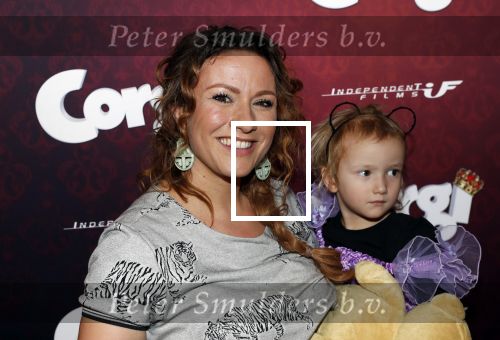Amsterdam 10 februari 2019
Premiere Corgi in pathe arena.  Jessica Mendels met dochter IIse en dochter Eva Keesje