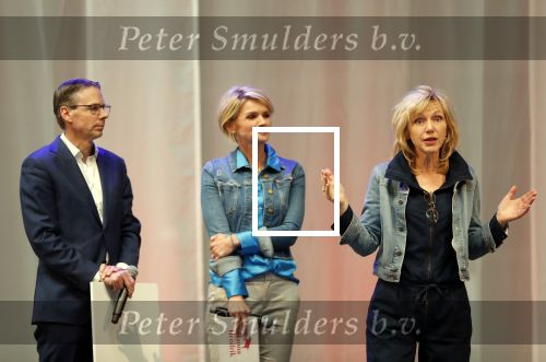 Enschede 26 februari 2019
Presentatie cast van Hanna van Hendrik met oa Huub Stapel en Johanna ter Steege. Presentatie is op vliegveld Twente.