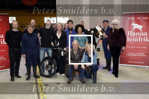 Enschede 26 februari 2019
Presentatie cast van Hanna van Hendrik met oa Huub Stapel en Johanna ter Steege. Presentatie is op vliegveld Twente.