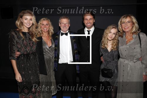 Hilversum 11 maart 2019
Uitreiking BUMA prijzen in studio 21. John Ewbank met Kelly Weekers Day Ewbank zijn zus en ouders.