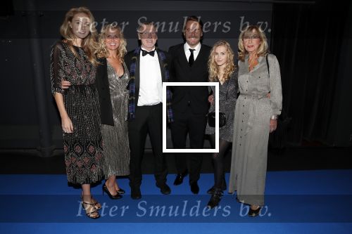 Hilversum 11 maart 2019
Uitreiking BUMA prijzen in studio 21. John Ewbank met Kelly Weekers Day Ewbank zijn zus en ouders.