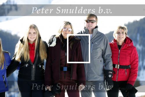 Lech 25 februari 2019
Koning Willem-Alexander, Koningin MÃ¡xima, Prinses Beatrix, Prins Constantijn, Prinses Laurentien en de prinsessen Amalia, Alexia en Ariane samen met Eloise, Leonore en Claus-Casimir tijdens de fotosessie tijdens de wintersportvakantie in Lech.