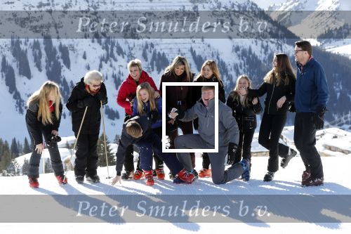 Lech 25 februari 2019
Koning Willem-Alexander, Koningin MÃ¡xima, Prinses Beatrix, Prins Constantijn, Prinses Laurentien en de prinsessen Amalia, Alexia en Ariane samen met Eloise, Leonore en Claus-Casimir tijdens de fotosessie tijdens de wintersportvakantie in Lech.