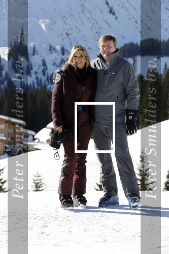 Lech 25 februari 2019
Koning Willem-Alexander, Koningin MÃ¡xima, Prinses Beatrix, Prins Constantijn, Prinses Laurentien en de prinsessen Amalia, Alexia en Ariane samen met Eloise, Leonore en Claus-Casimir tijdens de fotosessie tijdens de wintersportvakantie in Lech.