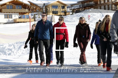 Lech 25 februari 2019
Koning Willem-Alexander, Koningin MÃ¡xima, Prinses Beatrix, Prins Constantijn, Prinses Laurentien en de prinsessen Amalia, Alexia en Ariane samen met Eloise, Leonore en Claus-Casimir tijdens de fotosessie tijdens de wintersportvakantie in Lech.
