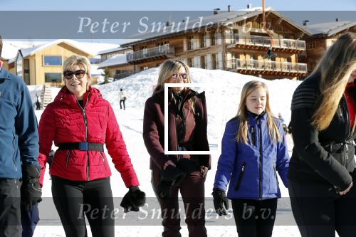 Lech 25 februari 2019
Koning Willem-Alexander, Koningin MÃ¡xima, Prinses Beatrix, Prins Constantijn, Prinses Laurentien en de prinsessen Amalia, Alexia en Ariane samen met Eloise, Leonore en Claus-Casimir tijdens de fotosessie tijdens de wintersportvakantie in Lech.